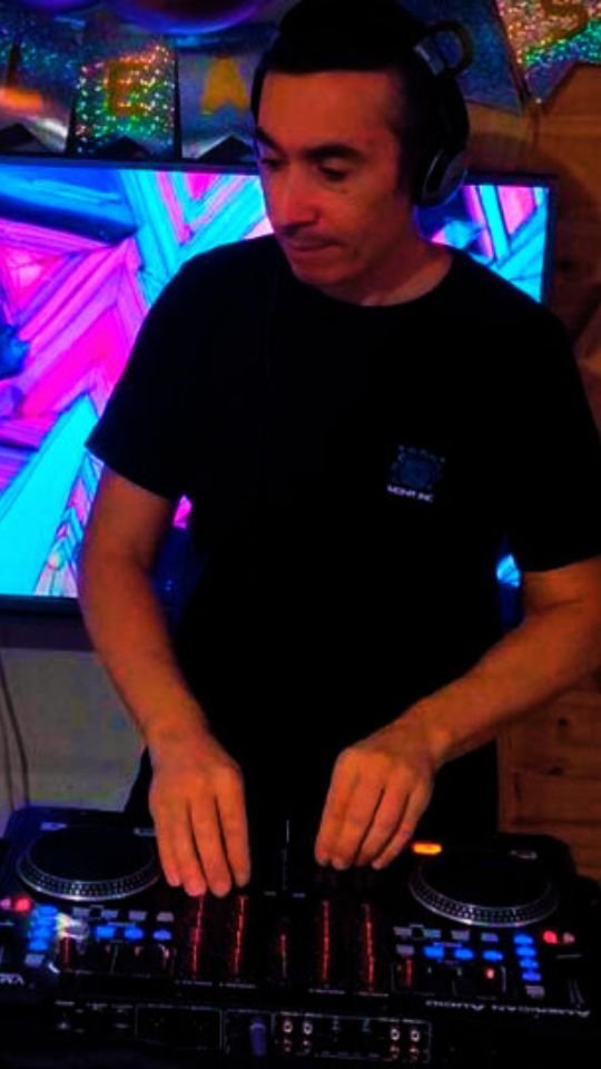 DJ Felix Monzon. House, deep-house. tech house, afro house. latin house, old school.